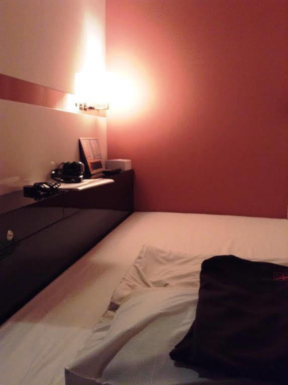 เฟิสต์ เคบิ้น อากิฮาบาระ โชวะ-โดริ Hotel โตเกียว ภายนอก รูปภาพ