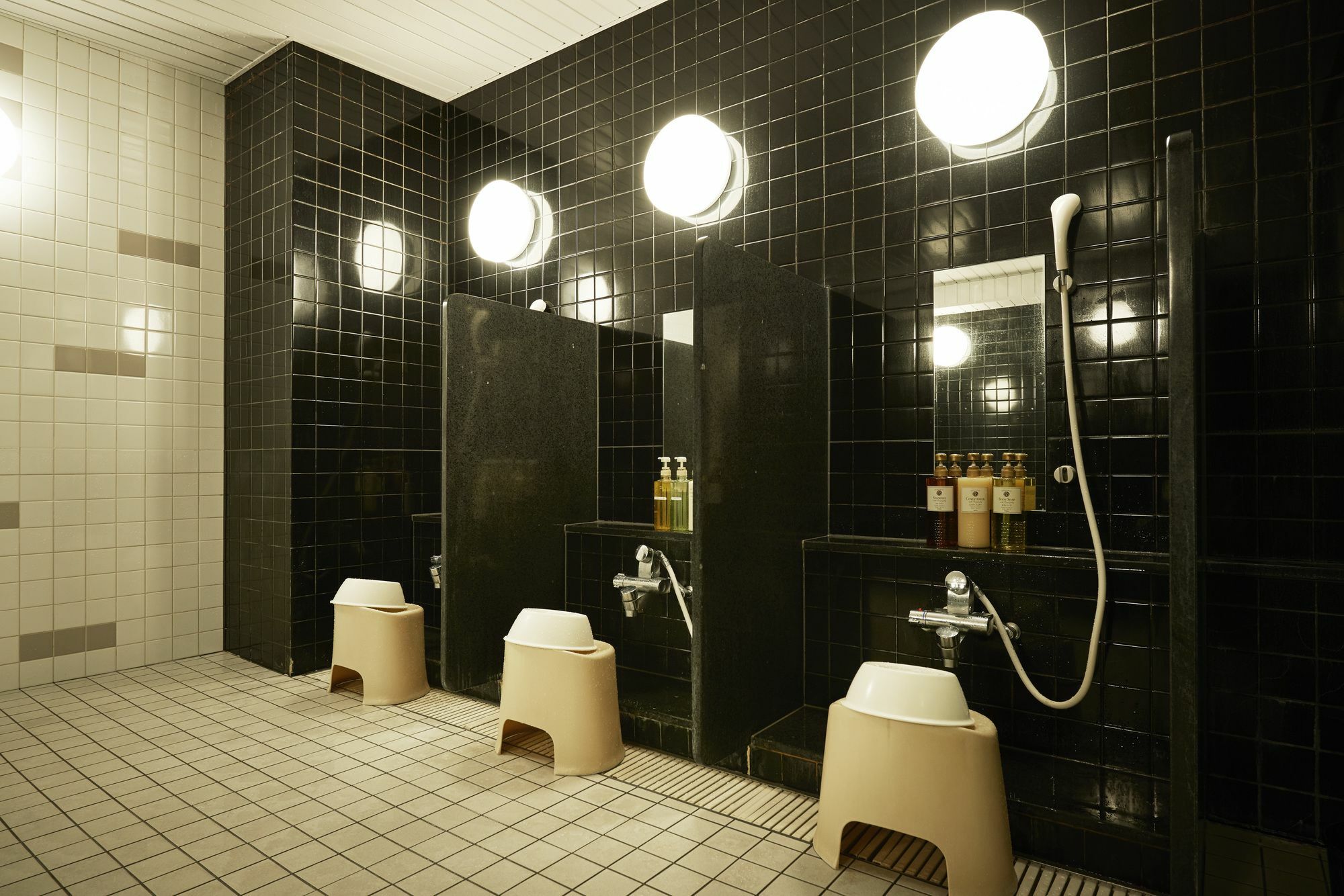 เฟิสต์ เคบิ้น อากิฮาบาระ โชวะ-โดริ Hotel โตเกียว ภายนอก รูปภาพ