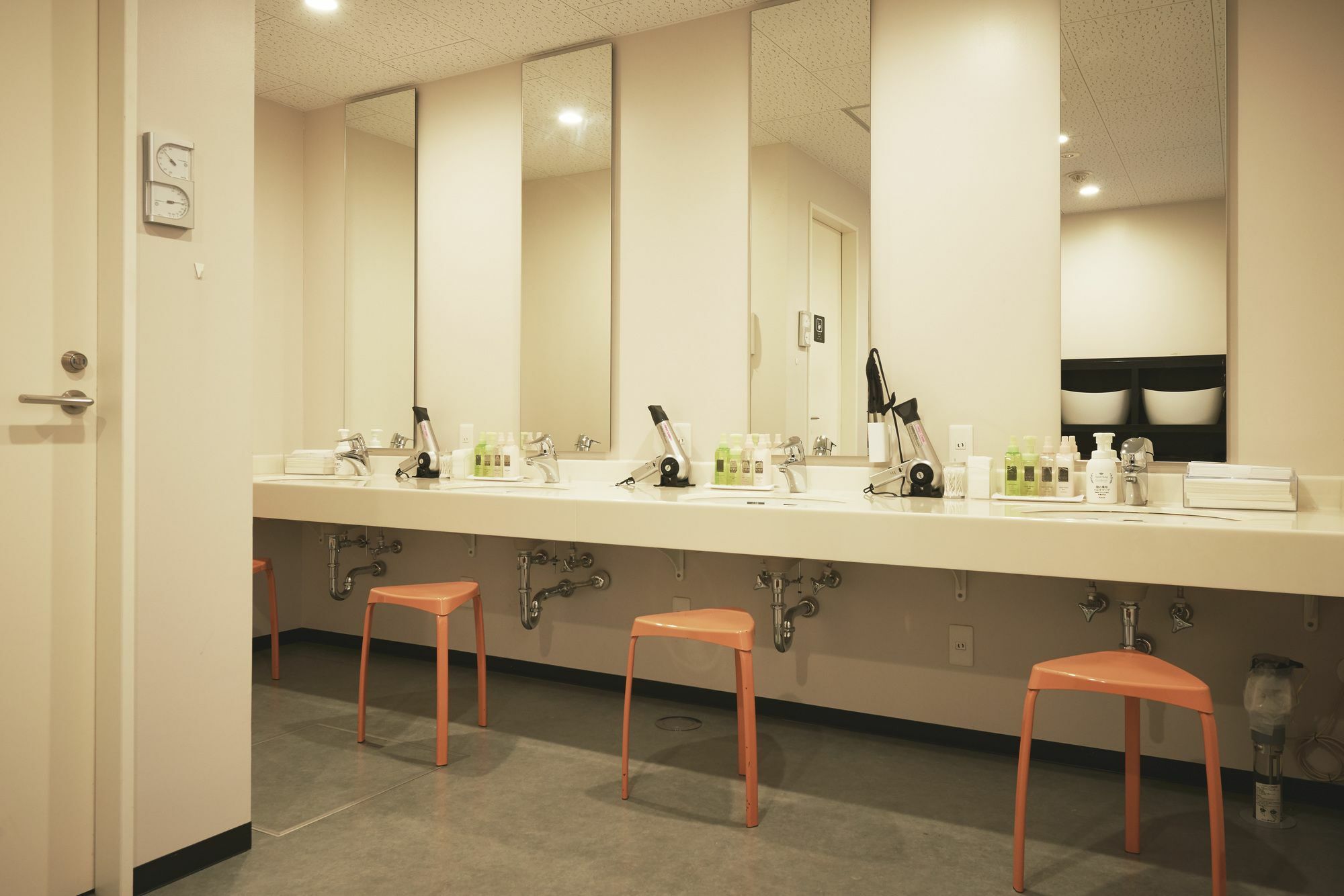 เฟิสต์ เคบิ้น อากิฮาบาระ โชวะ-โดริ Hotel โตเกียว ภายนอก รูปภาพ